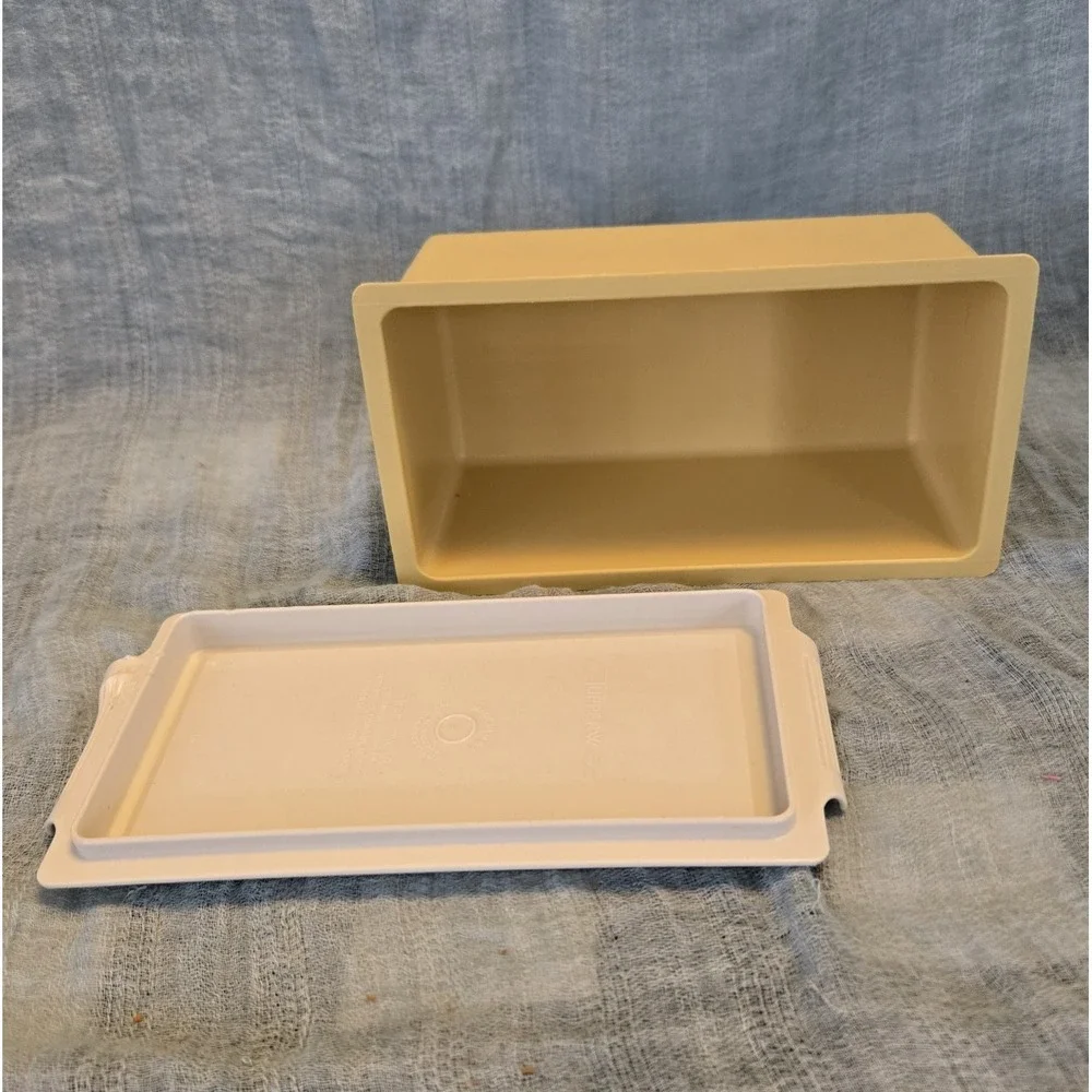Vintage Tupperware Butter Keeper Dish Harvest Gold‎ Lid Beige Base